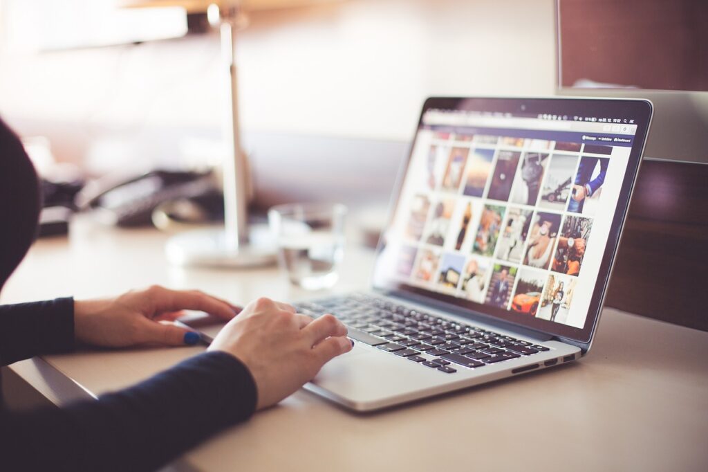 How do i stay safe online?